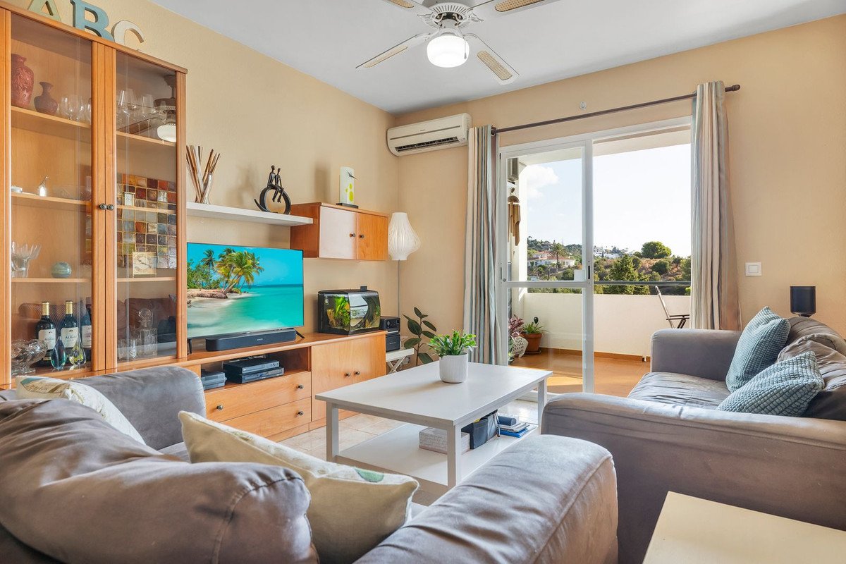 3 Bed Middle Floor Apartment in Benalmadena