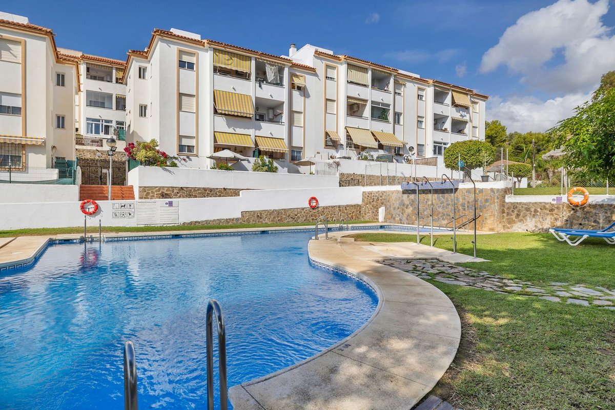 3 Bed Middle Floor Apartment in Benalmadena