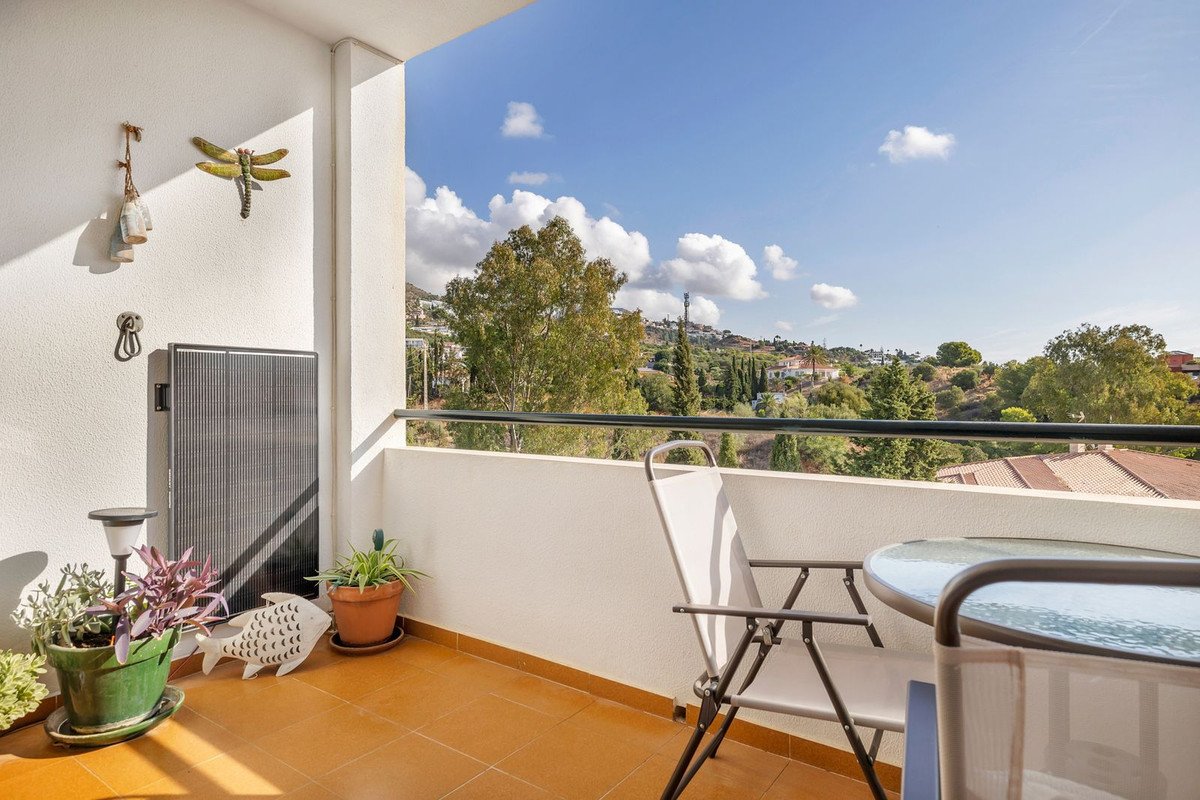 3 Bed Middle Floor Apartment in Benalmadena