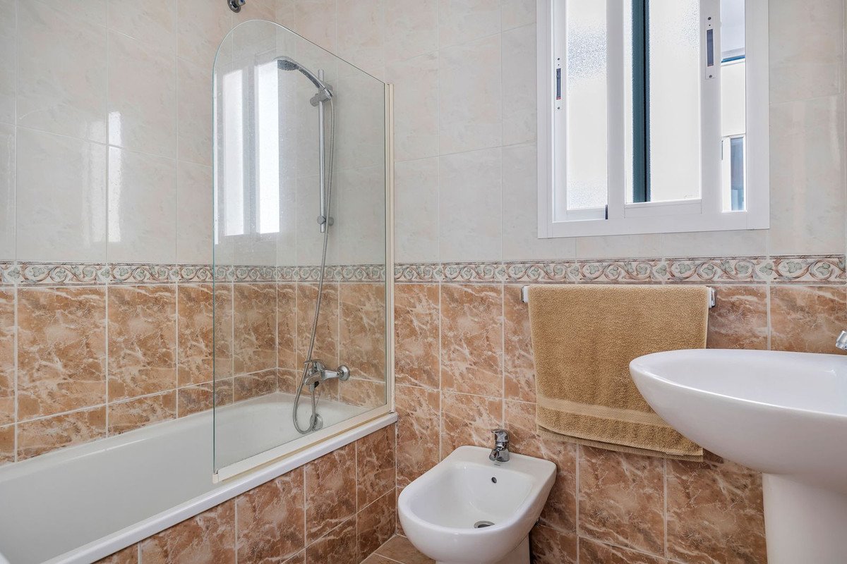 3 Bed Middle Floor Apartment in Benalmadena