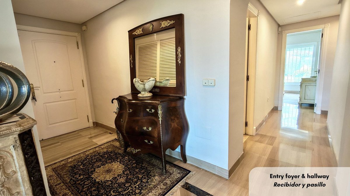 3 Bed Middle Floor Apartment in Bahía de Marbella