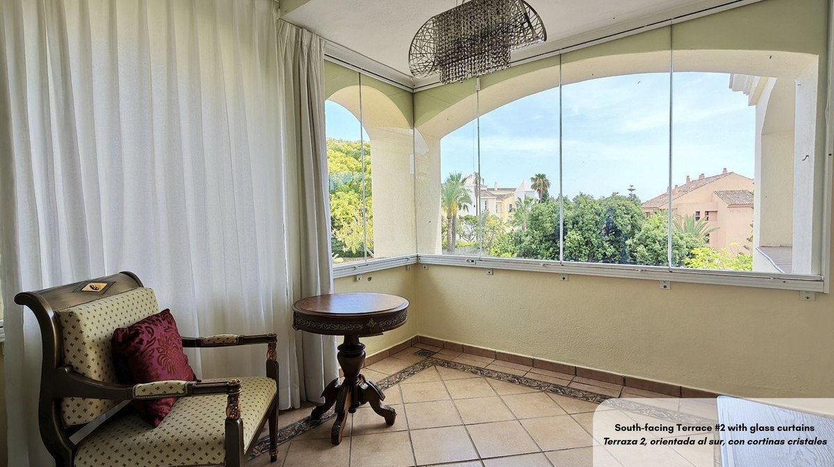 3 Bed Middle Floor Apartment in Bahía de Marbella