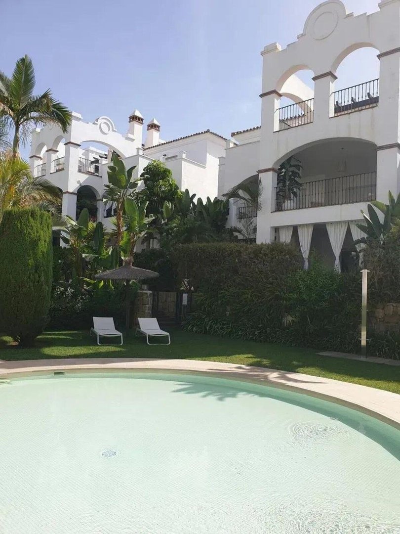 3 Bed Middle Floor Apartment in Nagüeles