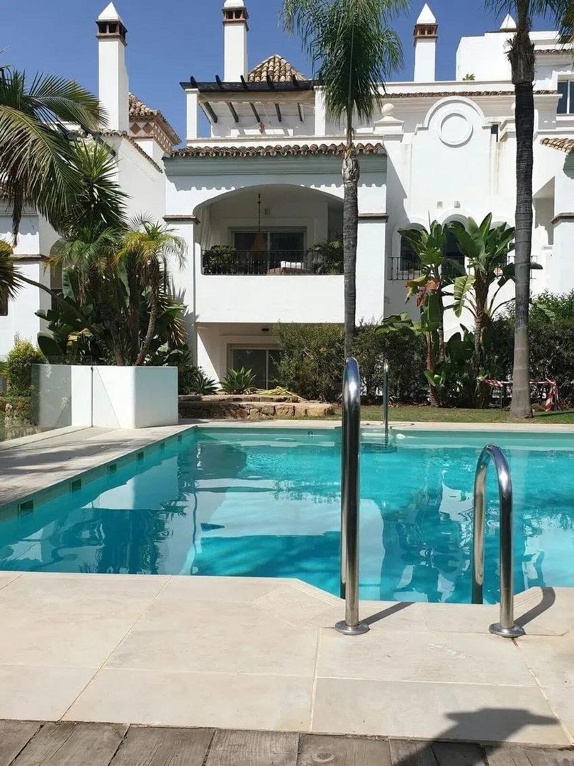 3 Bed Middle Floor Apartment in Nagüeles