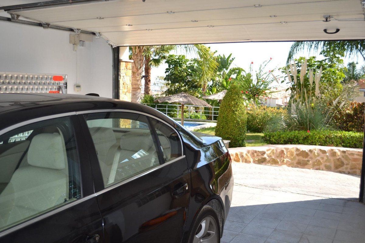 7 Bed Detached Villa in Alhaurín de la Torre