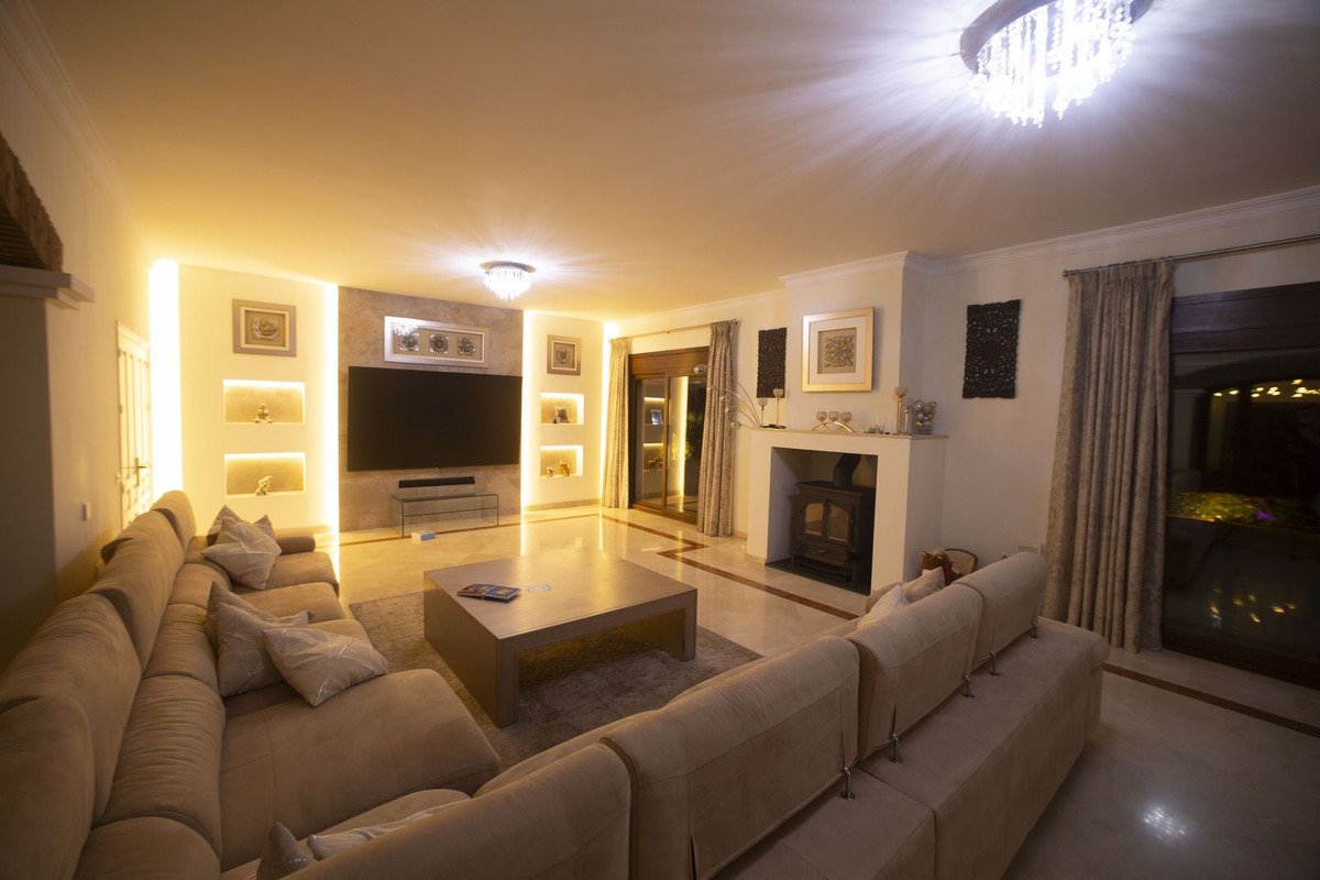 5 Bed Detached Villa in San Diego