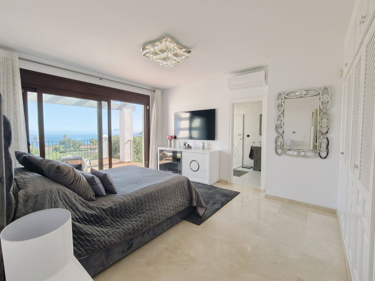 5 Bed Detached Villa in San Diego