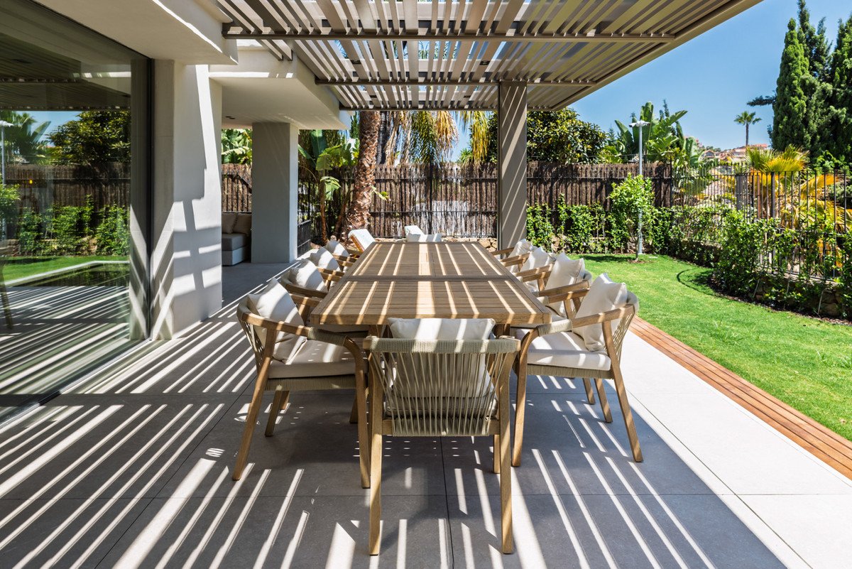 5 Bed Detached Villa in Nueva Andalucía