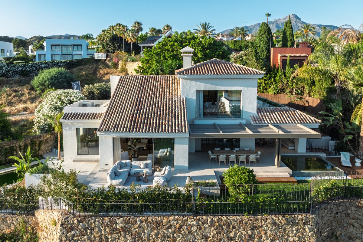 5 Bed Detached Villa in Nueva Andalucía