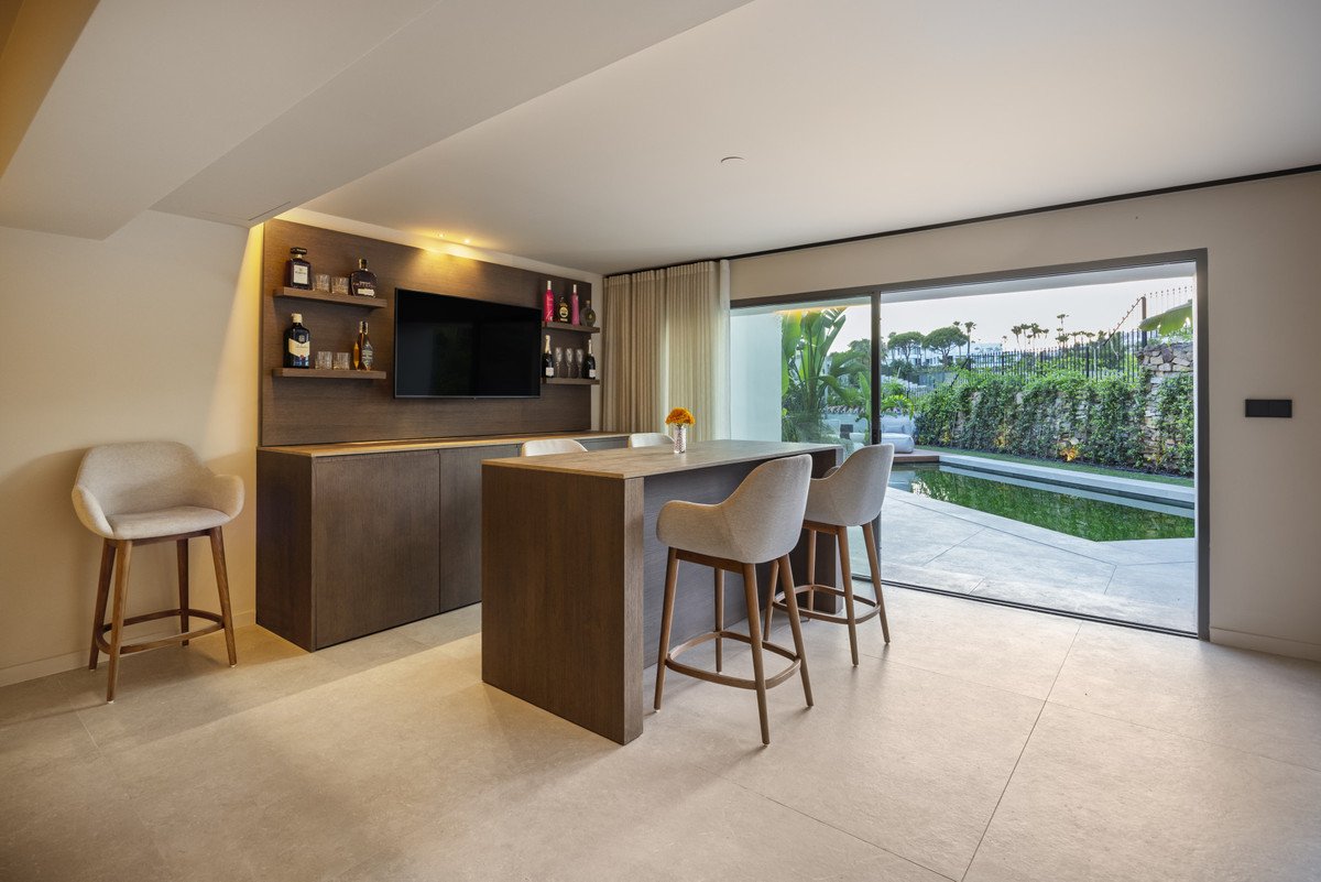 5 Bed Detached Villa in Nueva Andalucía