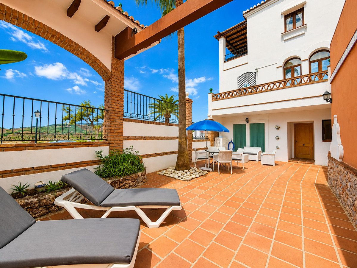 2 Bed Ground Floor Apartment in Frigiliana