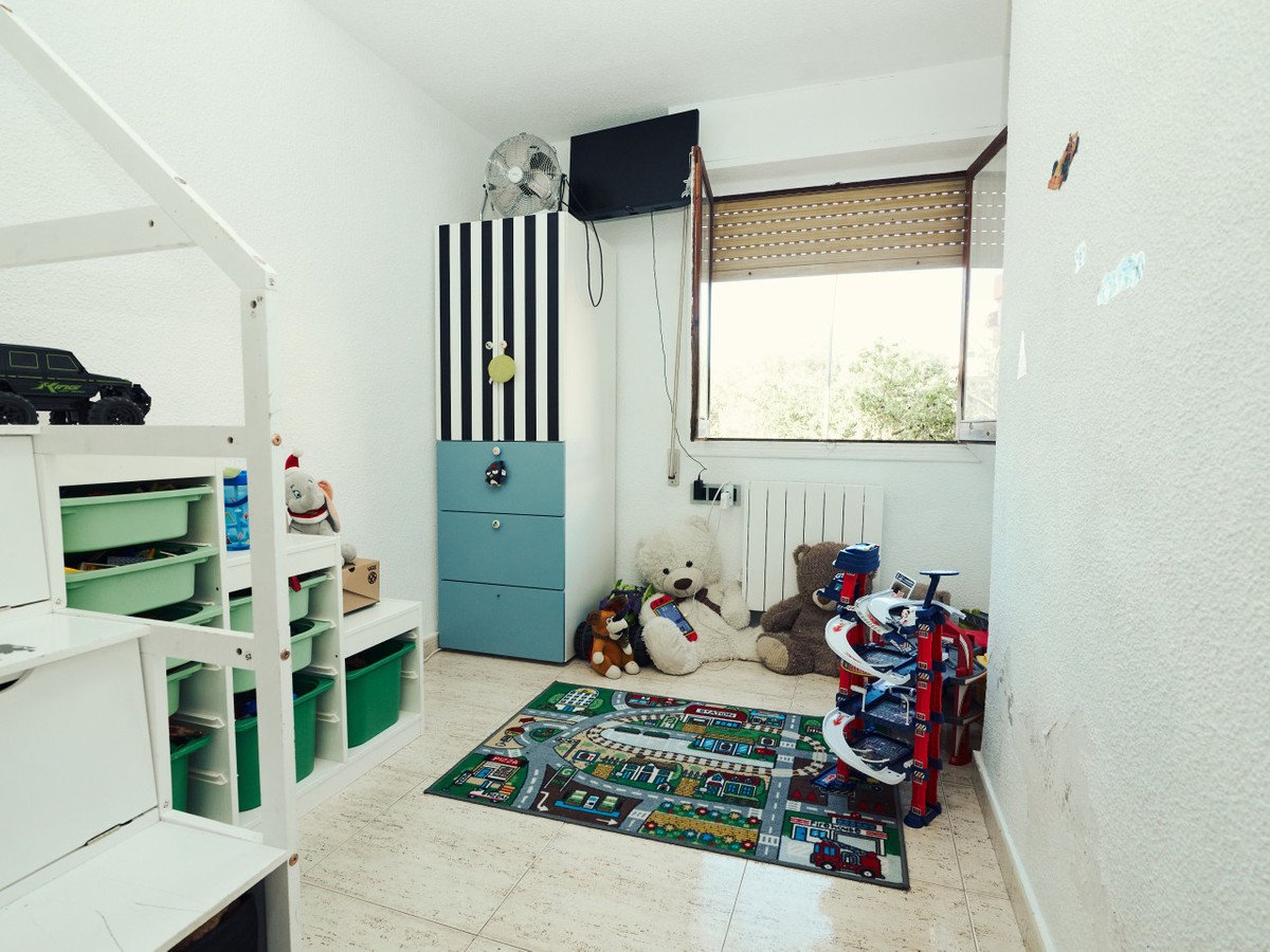 4 Bed Middle Floor Apartment in Dolores