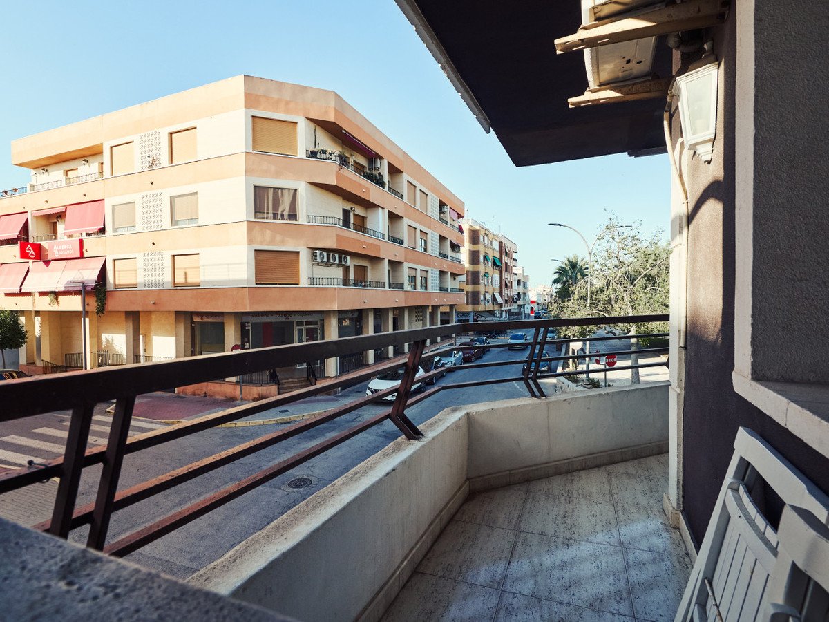 4 Bed Middle Floor Apartment in Dolores