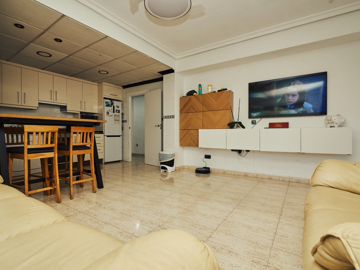 4 Bed Middle Floor Apartment in Dolores