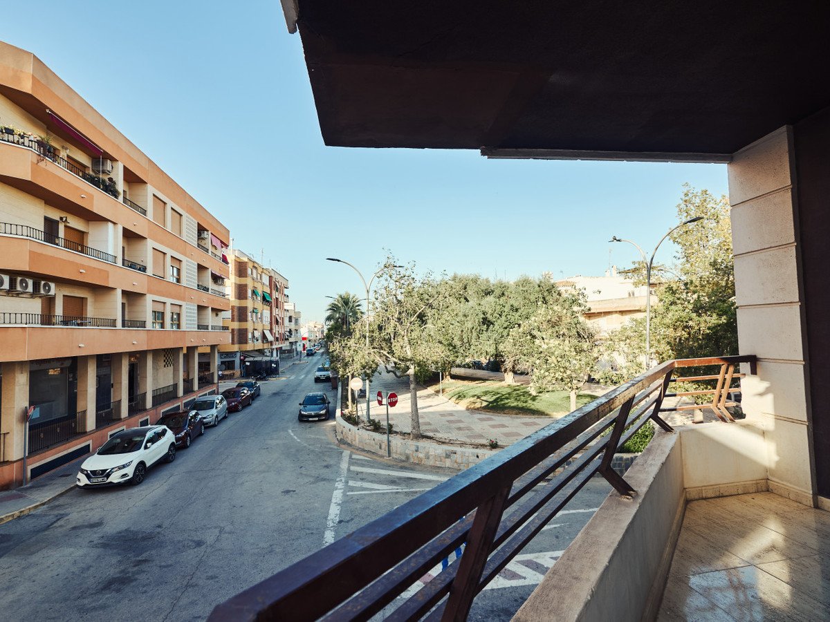 4 Bed Middle Floor Apartment in Dolores