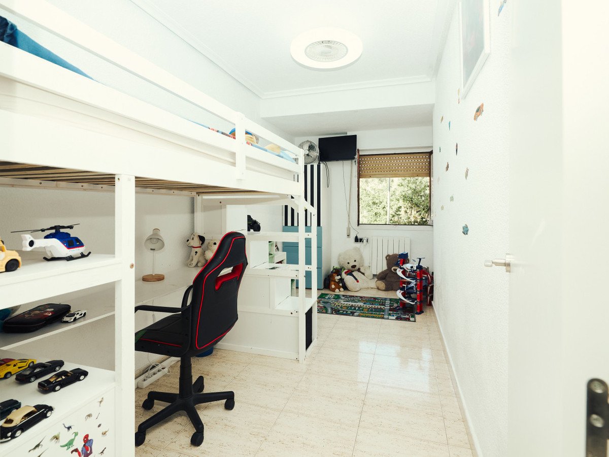 4 Bed Middle Floor Apartment in Dolores