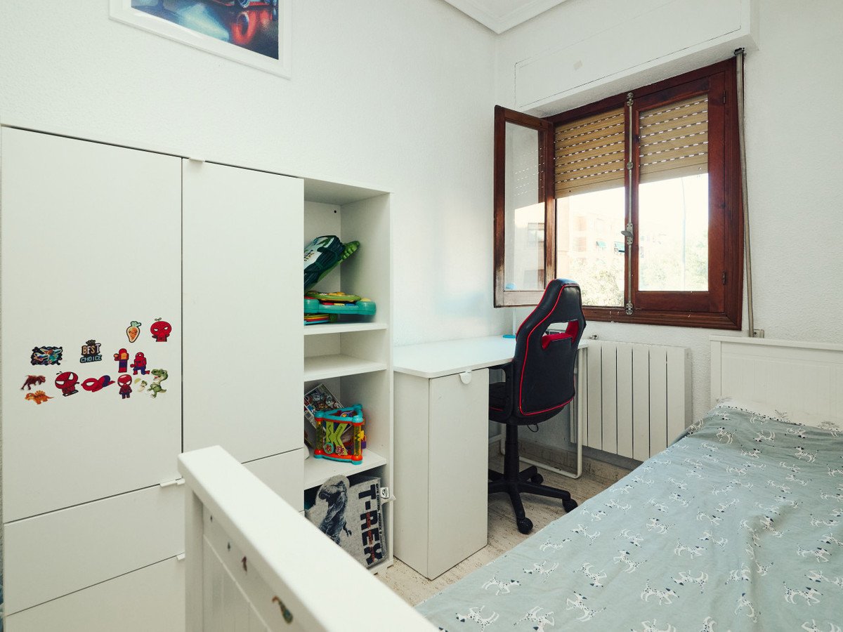 4 Bed Middle Floor Apartment in Dolores