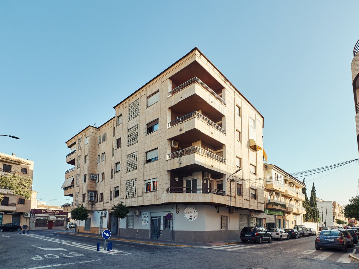 4 Bed Middle Floor Apartment in Dolores