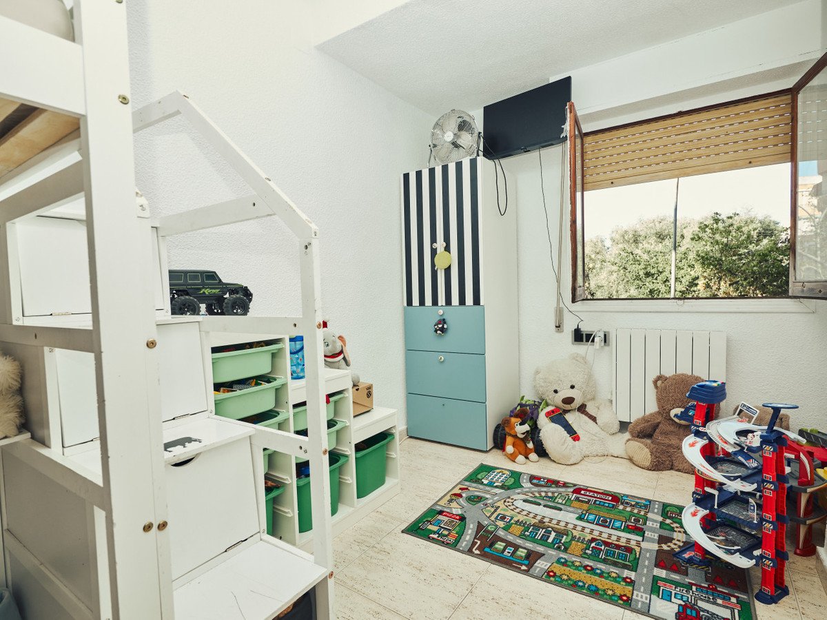 4 Bed Middle Floor Apartment in Dolores