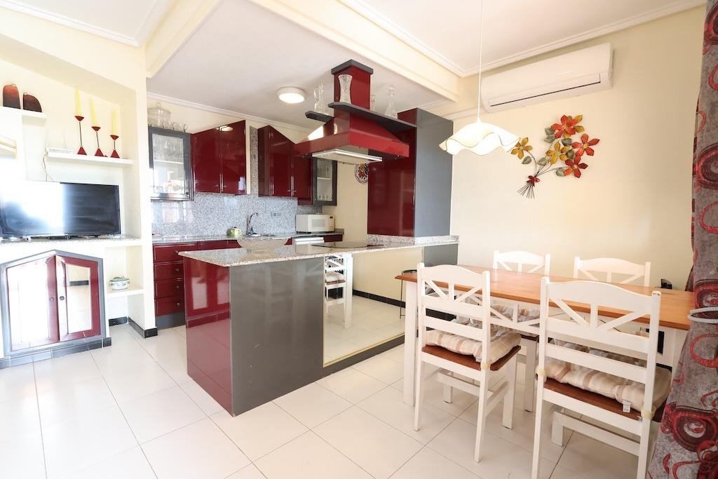 2 Bed Ground Floor Apartment in Los Altos