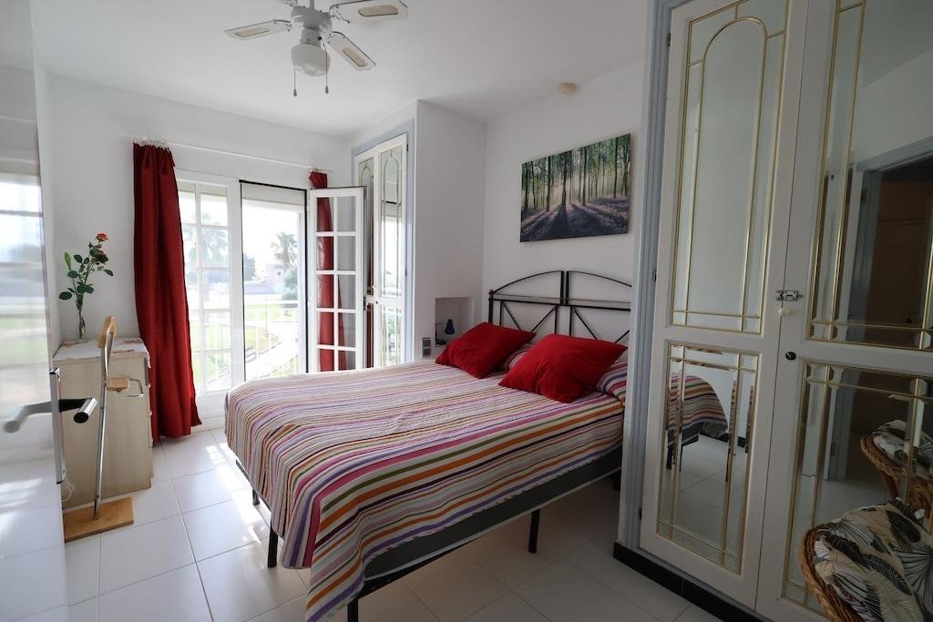 2 Bed Ground Floor Apartment in Los Altos