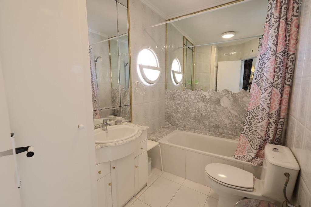 2 Bed Ground Floor Apartment in Los Altos