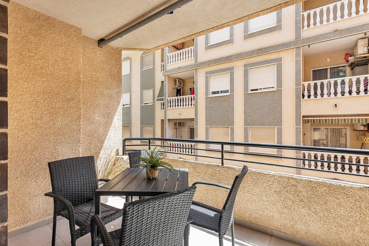 3 Bed Middle Floor Apartment in Playa de los Locos
