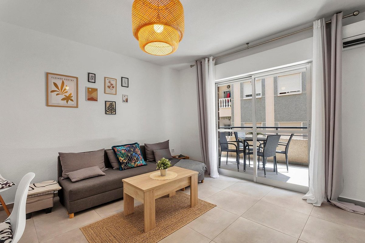 3 Bed Middle Floor Apartment in Playa de los Locos