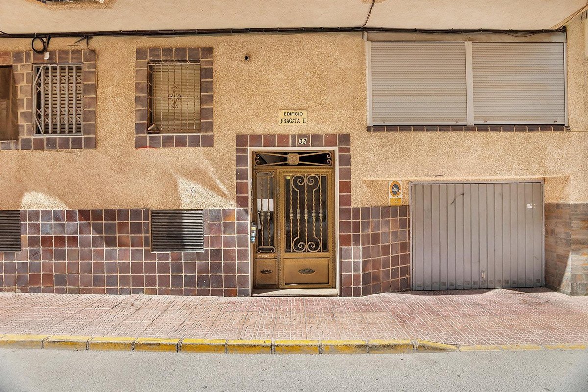 3 Bed Middle Floor Apartment in Playa de los Locos