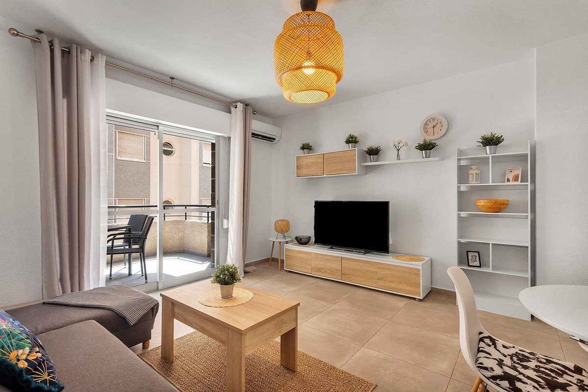 3 Bed Middle Floor Apartment in Playa de los Locos