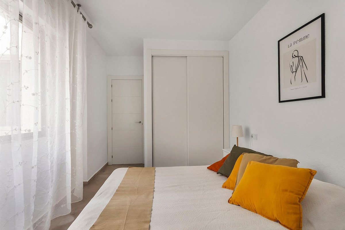 3 Bed Middle Floor Apartment in Playa de los Locos