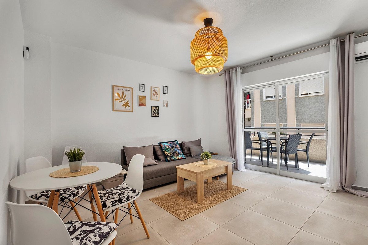3 Bed Middle Floor Apartment in Playa de los Locos