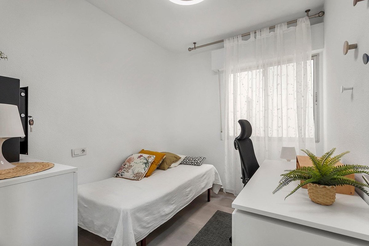 3 Bed Middle Floor Apartment in Playa de los Locos