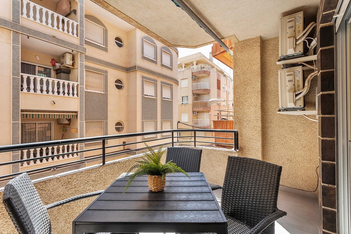 3 Bed Middle Floor Apartment in Playa de los Locos
