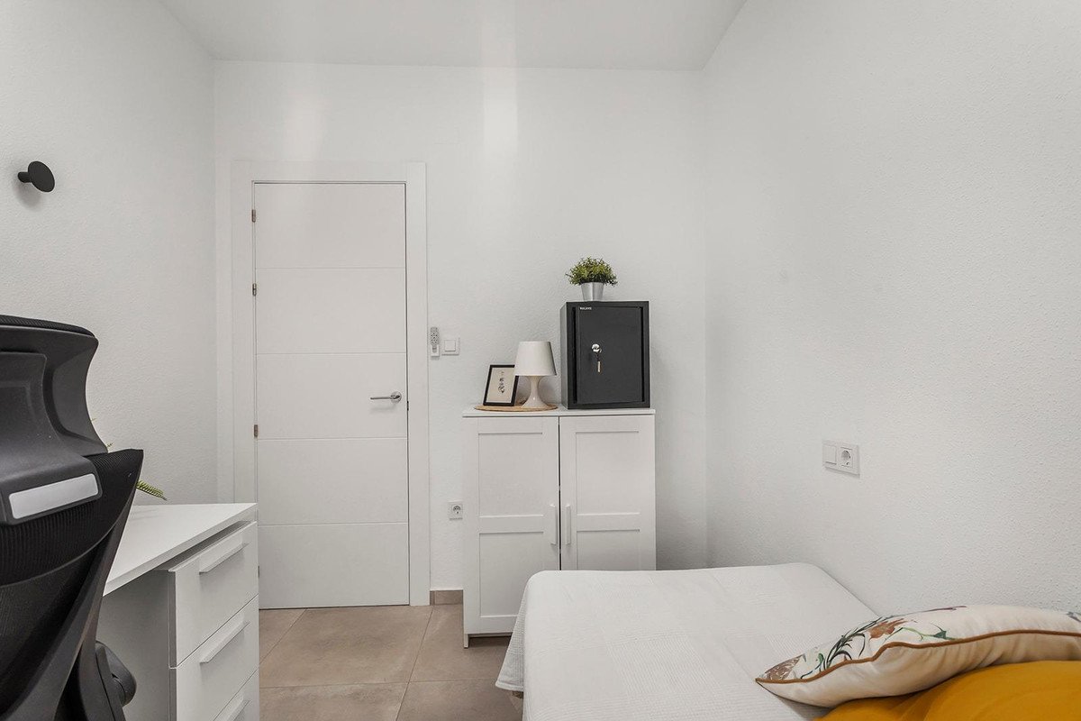 3 Bed Middle Floor Apartment in Playa de los Locos