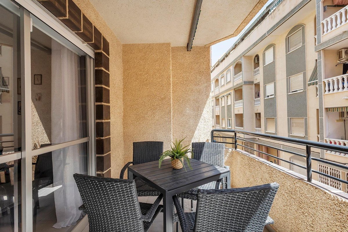 3 Bed Middle Floor Apartment in Playa de los Locos