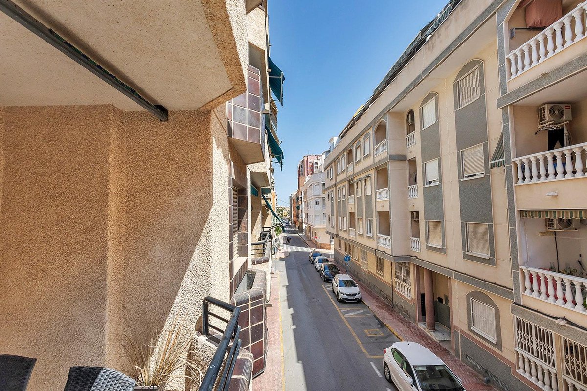 3 Bed Middle Floor Apartment in Playa de los Locos