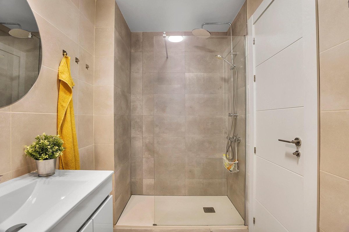 3 Bed Middle Floor Apartment in Playa de los Locos
