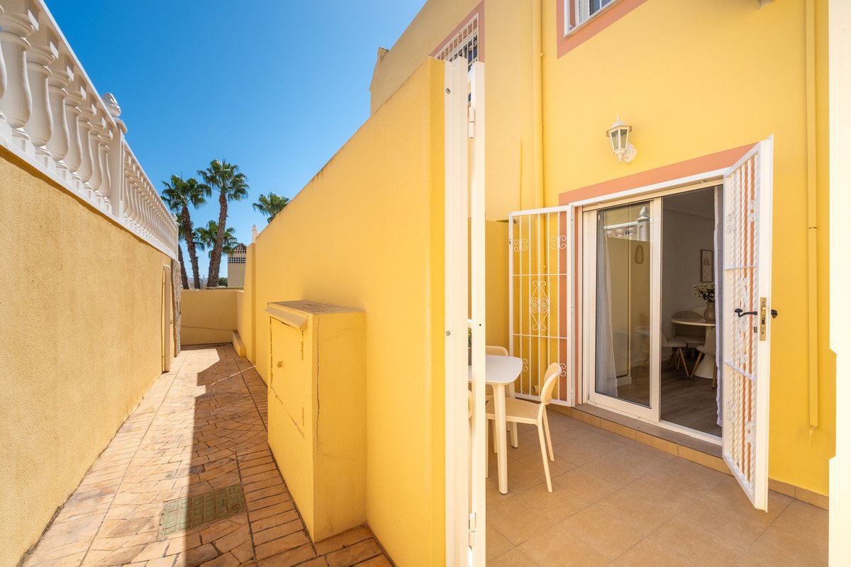 2 Bed Townhouse in Villamartin