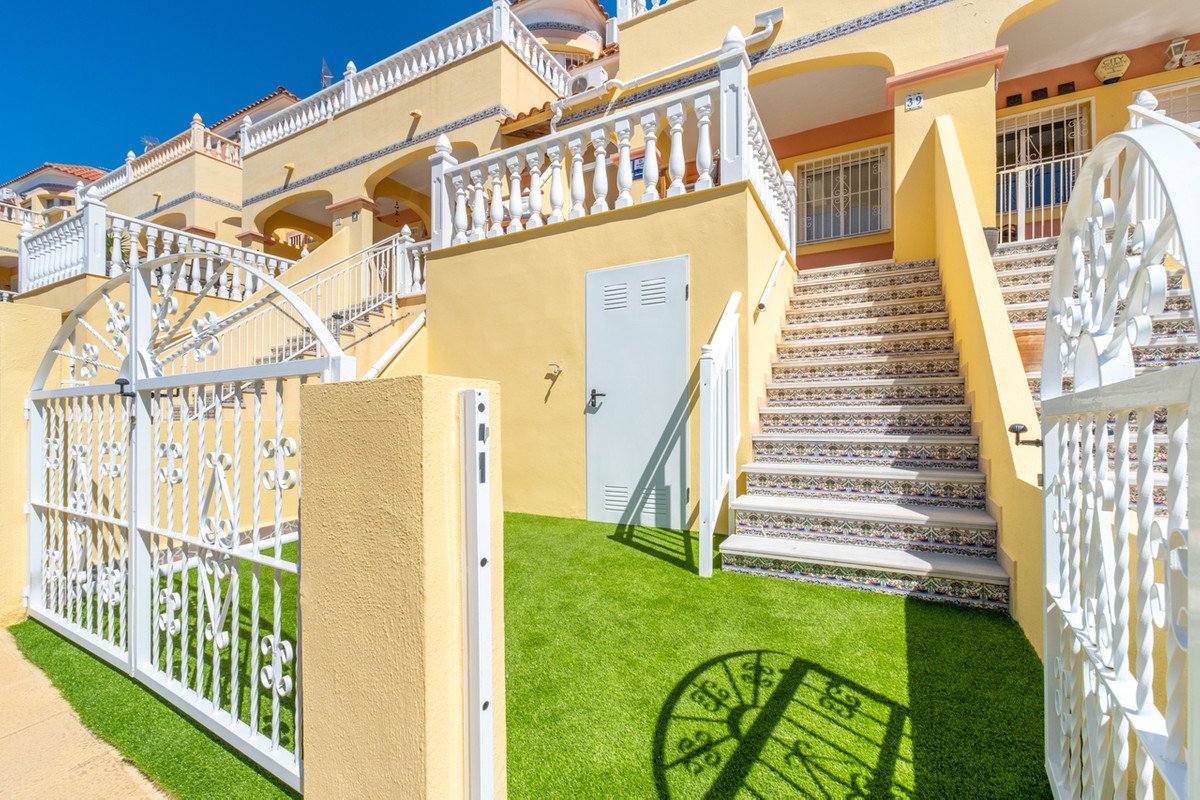 2 Bed Townhouse in Villamartin