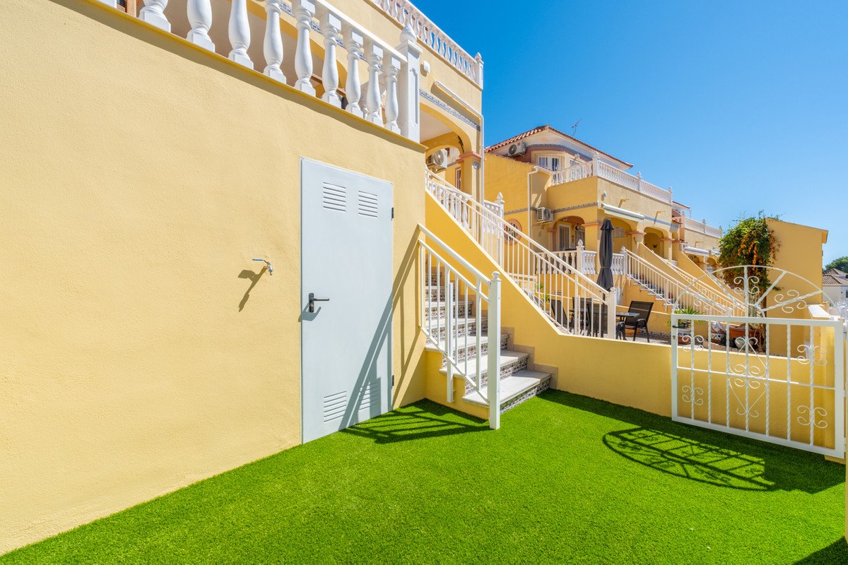 2 Bed Townhouse in Villamartin