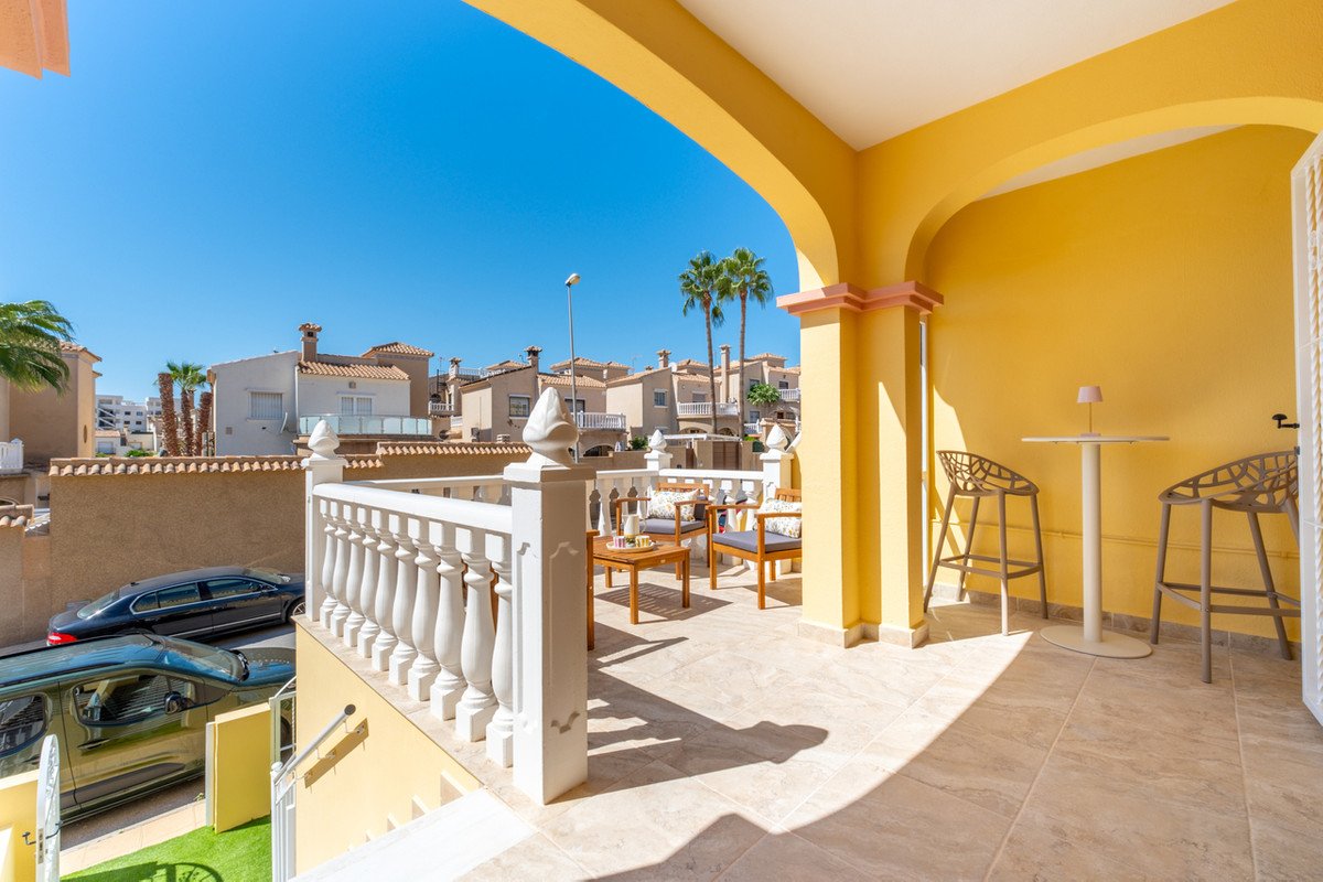 2 Bed Townhouse in Villamartin