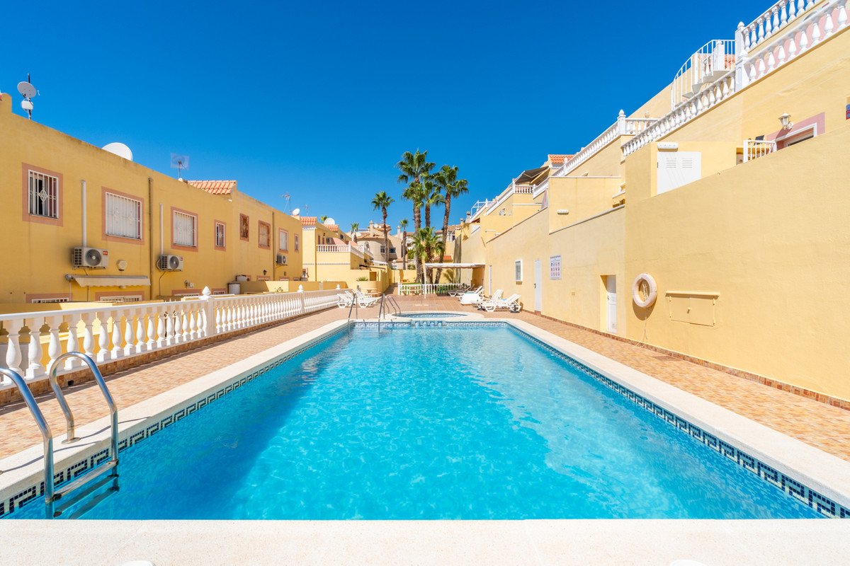 2 Bed Townhouse in Villamartin