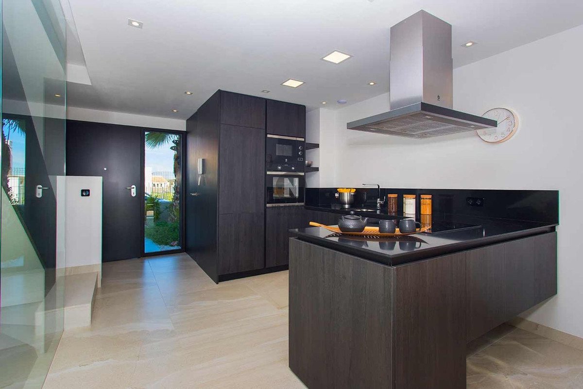 4 Bed Detached Villa in Algorfa