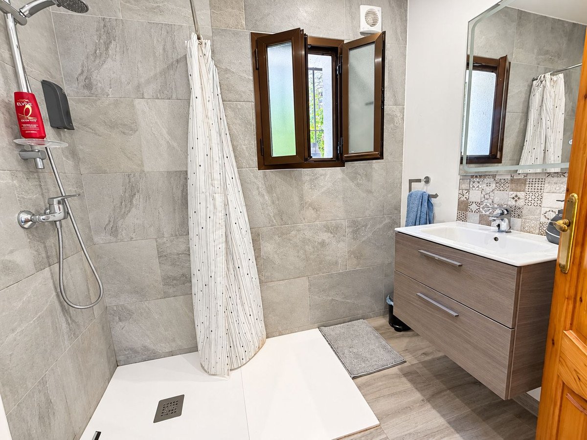 5 Bed Detached Villa in Benissa
