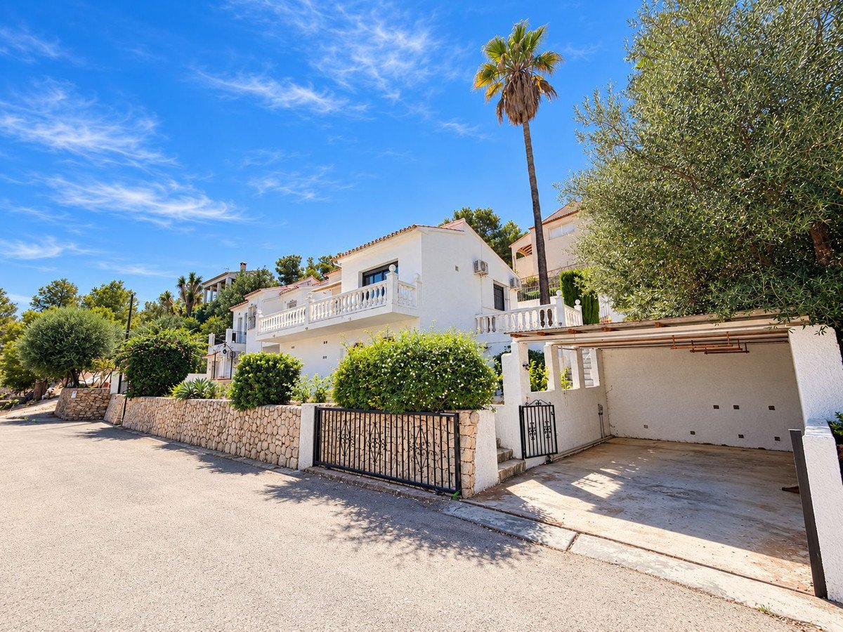 5 Bed Detached Villa in Benissa