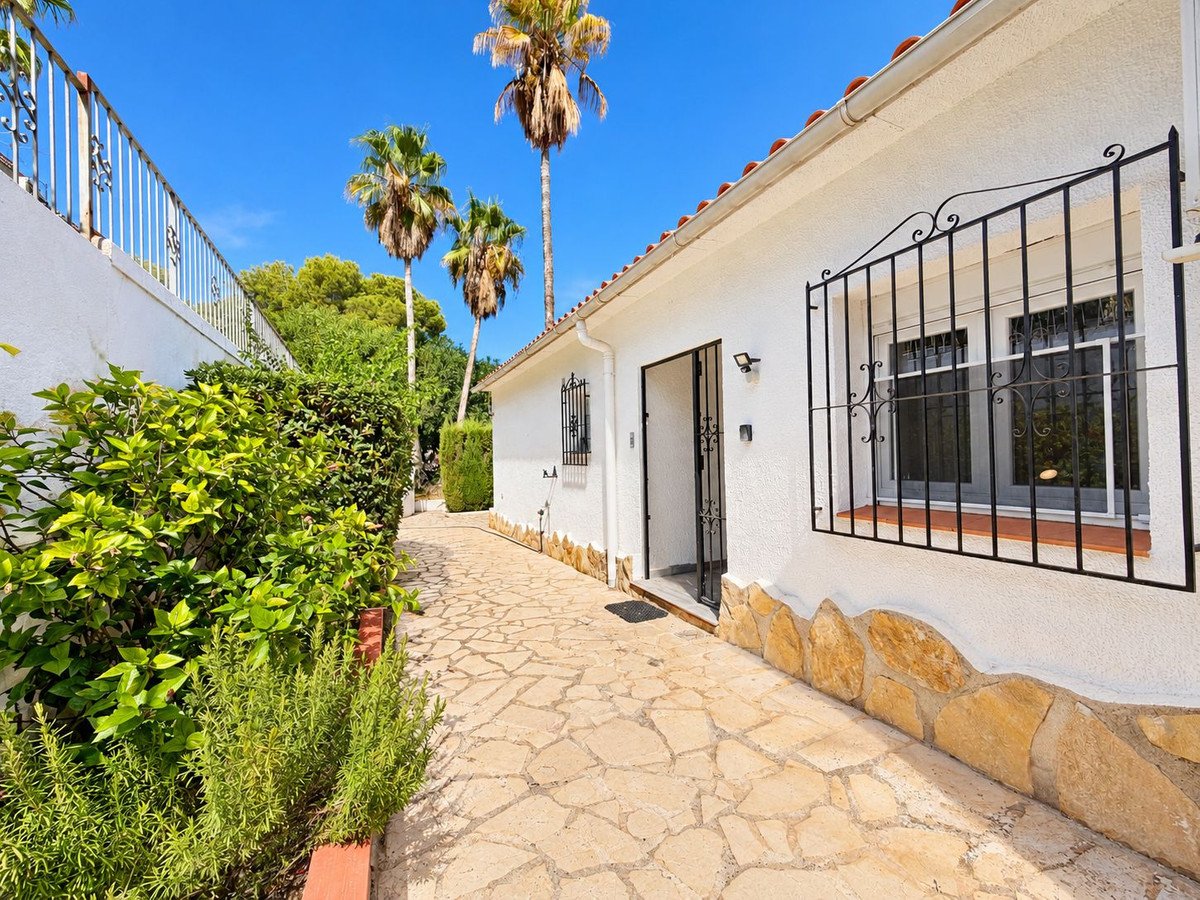 5 Bed Detached Villa in Benissa