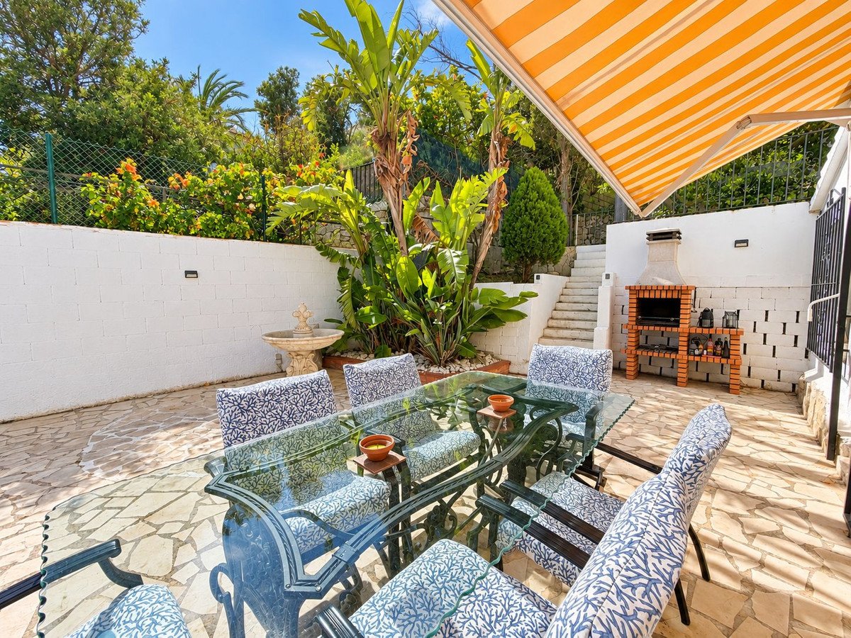 5 Bed Detached Villa in Benissa
