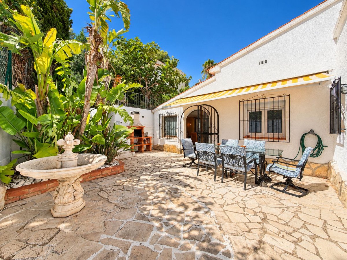 5 Bed Detached Villa in Benissa