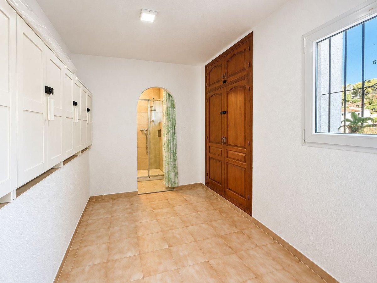 5 Bed Detached Villa in Benissa